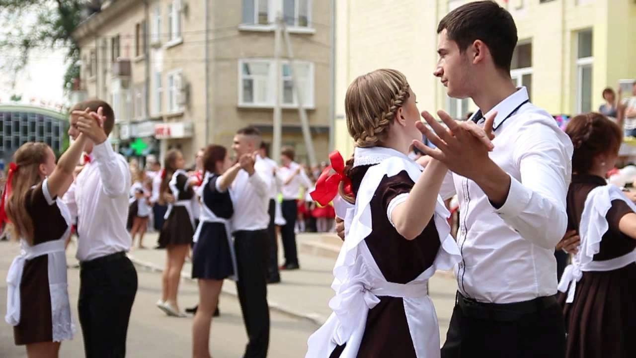 dancing graduates